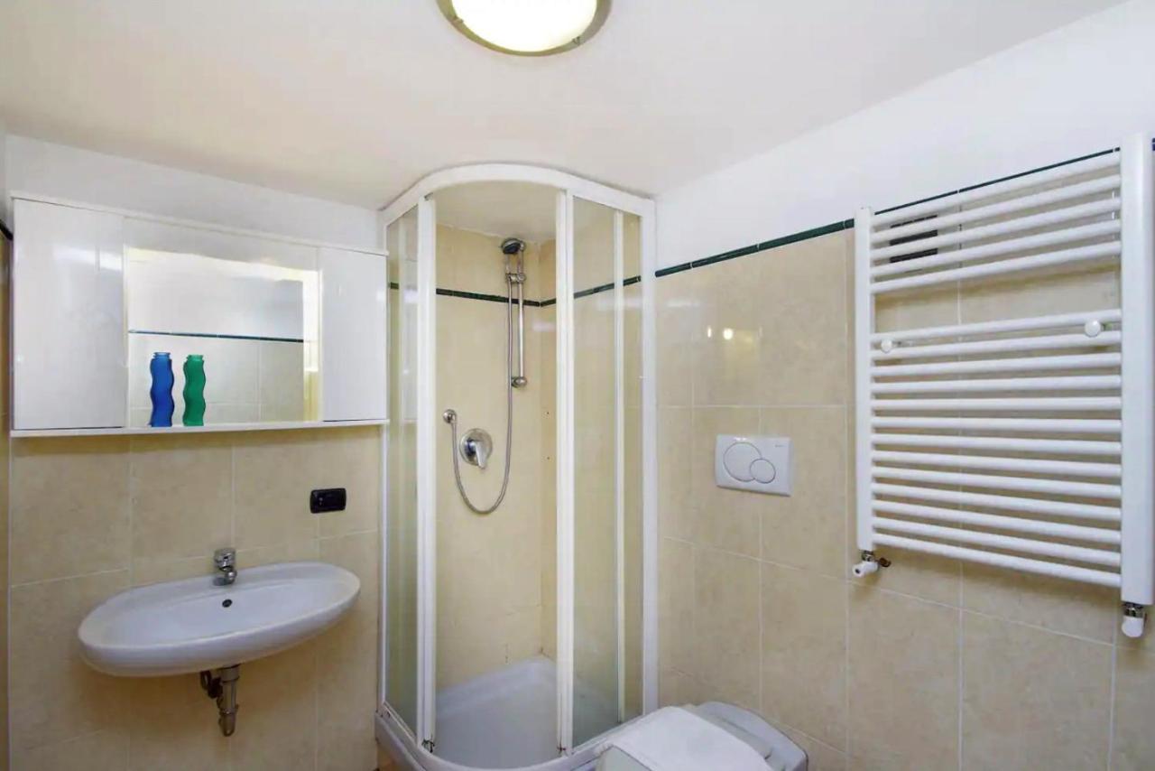 Apartment Design Rom